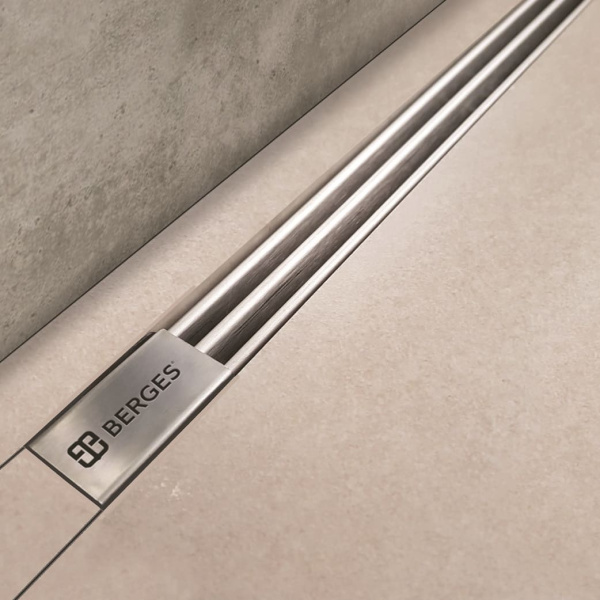 Водоотводящий желоб BERGES Super Slim 1200 с решеткой, хром матовый