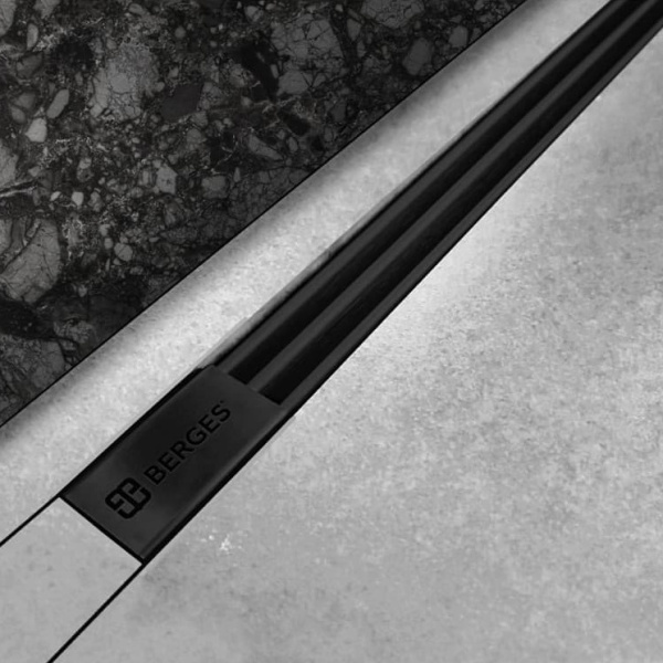 Водоотводящий желоб BERGES Super Slim 800 с решеткой, черный матовый